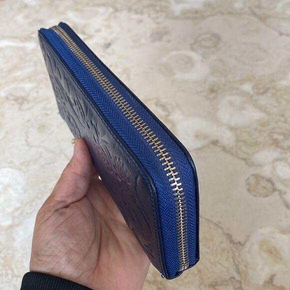 NEW Embossed Leather Long Zippered Wallet - Picture 5 of 14